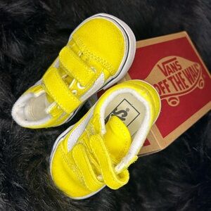 Brand: Vans
Size: 4 Toddler
Condition: Great 
Color: Yellow
Price: $15 USD